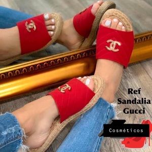 Sandalias rojas